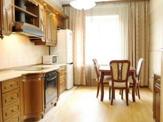 довгострокова оренда 3-к квартира Київ, Печерський, 750 $/міс.