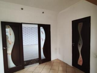 Продаётся 2-х этажный дом в центре с. Нерубайское.