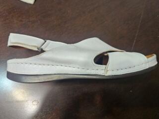 Продам босоножки