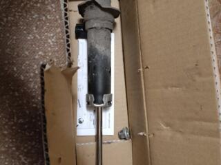 Приус 20 стойки передние и задние б/у, цена за комплект.