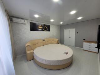 Большая 2-комн квартира помесячно.