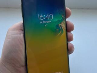 Продам телефон samsung s10