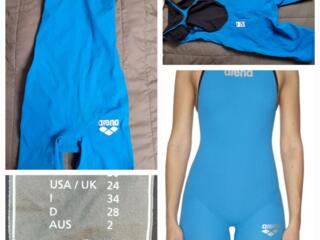 Костюм плавательный Arena -150$. Хоккейные коньки 41 раз-1500 рублей.