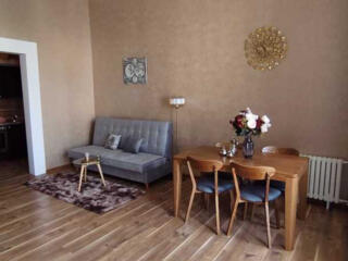 довгострокова оренда 3-к квартира Київ, Печерський, 899 $/міс.