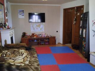 Сдаётся 3-комнатная квартира с мебелью и техникой на длительный срок