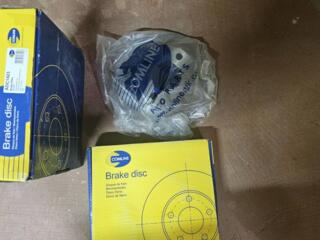 Продам комплект задних тормозных дисков на AUDI