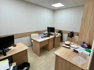 Предлагается к продаже коммерческое помещение площадью 82 м² в жилом .