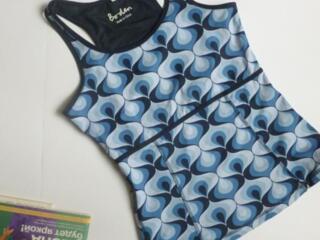 Качественная, классная, майка, спортивная, утягивающая, boden бренд