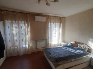 Сдам двухкомнатную квартиру в центре