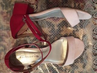 Кожаные босоножки Tamaris