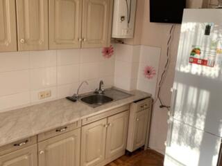 2 к сталинка Центр, Софиеская/Торговая, 8500грн Риелтор.