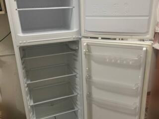 Холодильник Indesit - TIA 18 (верхняя морозильная / 326 л / 185х60х66)