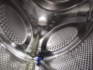 Стиральная машина " Ariston". Требует небольших вложений.