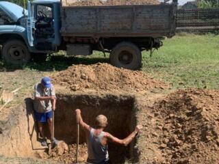 Копка ям и траншей вручную. Быстро и качественно.