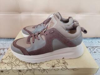 Кроссовки размер 40 (полномерные)