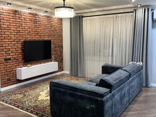 Продается трехкомнатная квартира