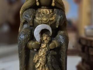 Свеча из натурального воска.