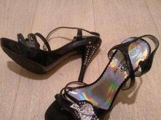 Продам туфельки