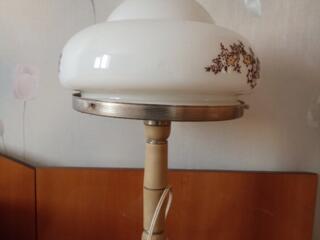 Срочно! Светильник- 50 рублей. Люстра- 50 рублей.