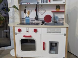 Продается детская деревянная кухня