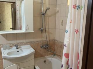 Продам трехкомнатную(Балка)