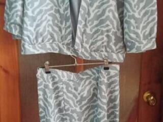 новый женский костюм жакет-блузон+юбка годе 46р-р, трикотаж фабричный.