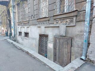 Фасадное помещение под любой вид деятельности возле парка Шевченко!