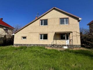 Продам 2-этажный дом на Червоном Хуторе