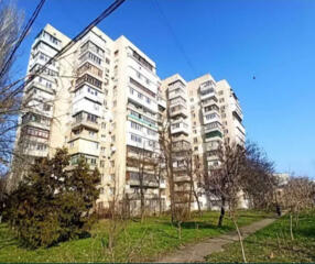 Продам 1-комнатную в кирпичном доме с газом