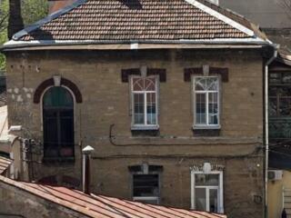 В продаже уникальная однокомнатная квартира в историческом центре ...