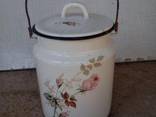 Продам бидончик эмалированный.