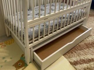 Детская кроватка с матрасом
