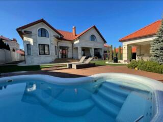 Аренда нового дома в элитном кооперативе Совиньон, 10 соток, бассейн