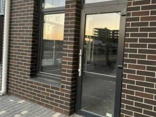 В продаже коммерческое помещение в новом красивом престижном доме. ...