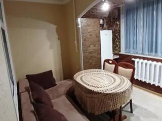 В продаже уютная двухкомнатная квартира в Центральном районе города. .