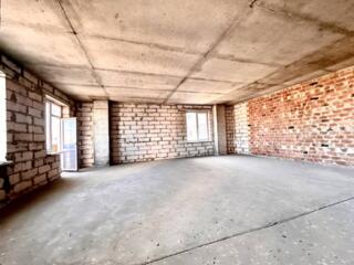 Продам просторную трехкомнатную квартиру в новом доме в центре ...