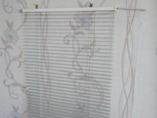 1 горизонтальная металлопластиковая жалюзи б/у