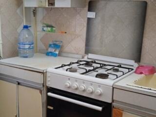 Сдам 2-комн. 4/5,. И. и Ю. Липы. 48/30/6. Комнаты смежные.. Набор меб