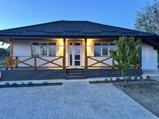 Vindem căsuță extraordinară