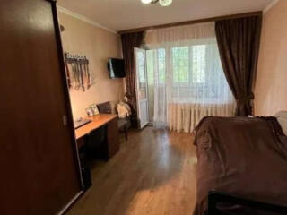 Продам 3х комнатную квартиру р-н Михайловского парка.