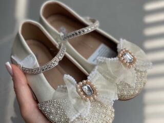 Туфли на девочку