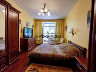 Пропонується двокімнатна квартира по Вул.Князів Острожських, 41/8. 2 .