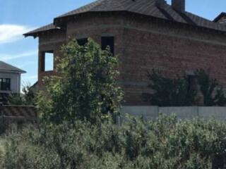 Предлагается к продаже участок с незавершенным строением в с. Лески ..