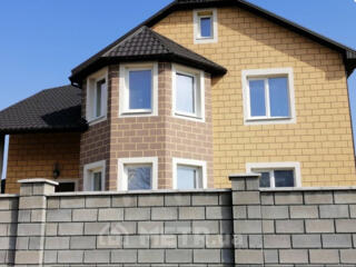 2-зтажный дом в Совиньоне ,Марин Виллас  ,312м2(3 уровня-с подвалом) .