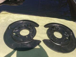 Toyota camry 40 Кожух тормозов