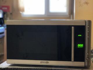 Продам микроволновку микроволновую печь из нержавеющей стали Gorenje!
