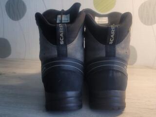 Продам трекинговые ботинки