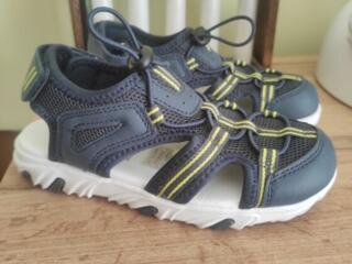 Детские сандалии новые размер 30