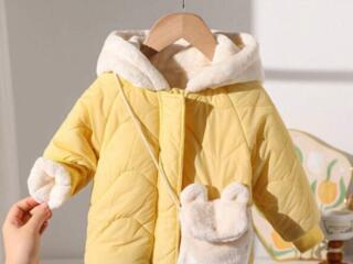 Тёплая куртка с сумочкой. На 12 -18 мес