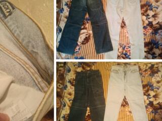 Различная одежда для подростков и мужчин. Размеры также разные.